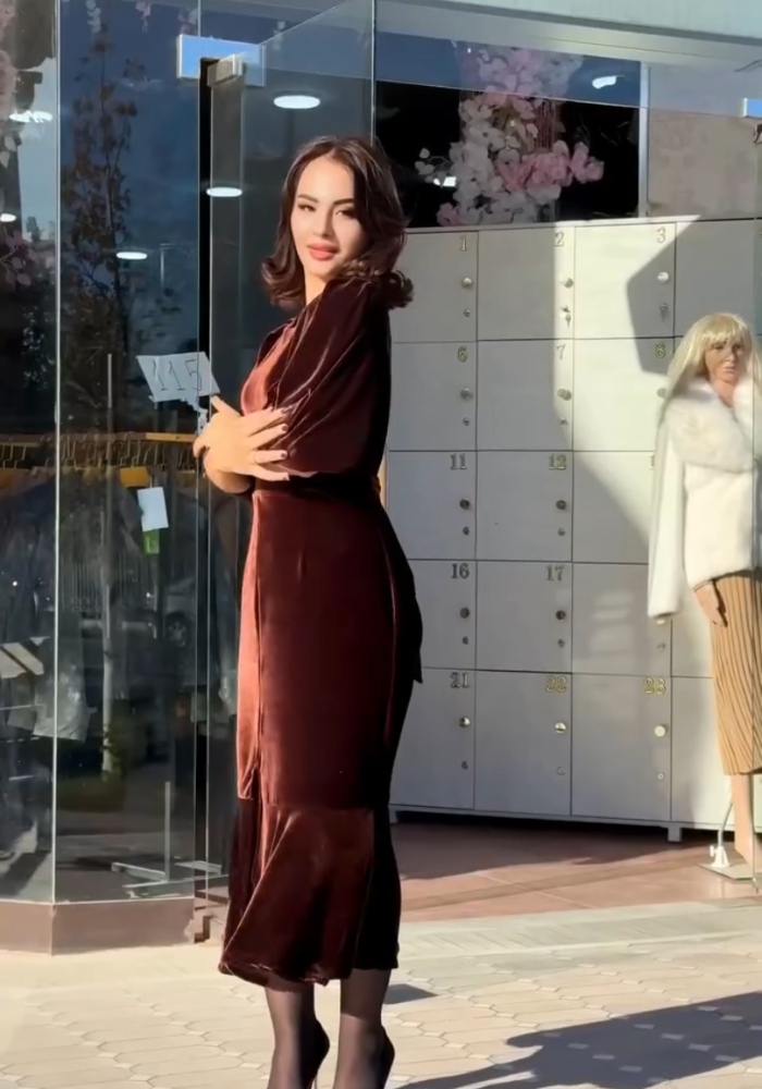 Chocolate Brown Velvet Puff Sleeve Midi Dress