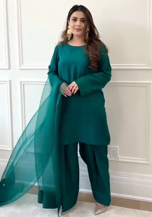 Meher-e-Farshi:  emerald green Short Shirt and Farshi Shalwar Set