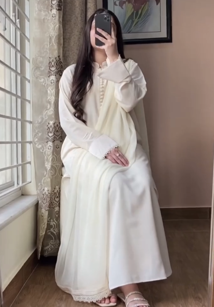 Ivory Grace Pakistani Set