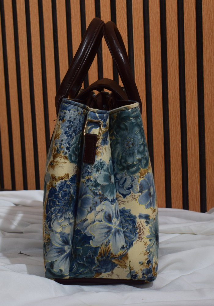 Blue Floral Tote Bag with Pouch – Elegant &amp; Functional Everyday Carry