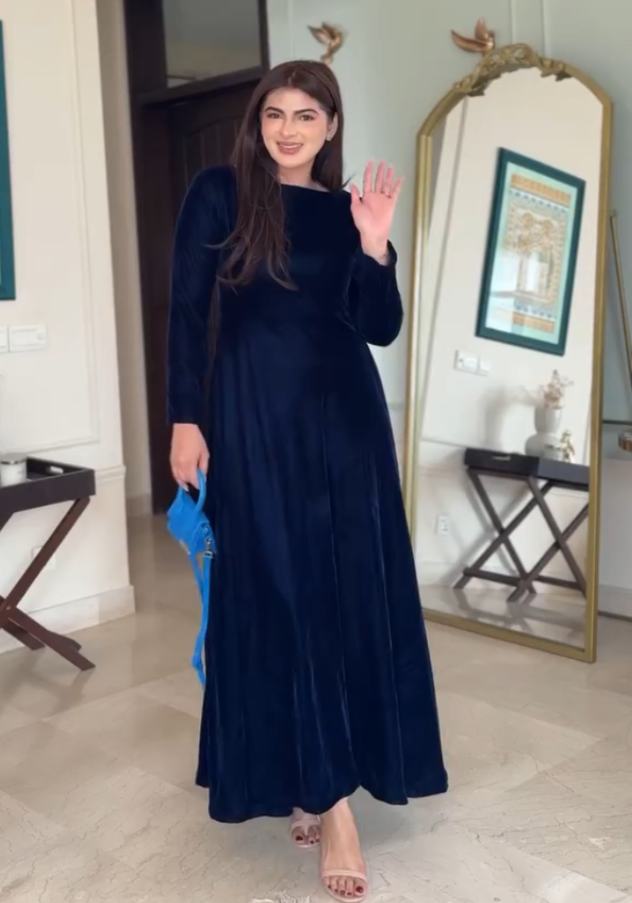 Luxurious Velvet Aura Winter Maxi Dress