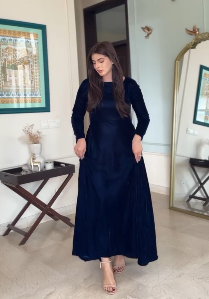 Luxurious Velvet Aura Winter Maxi Dress