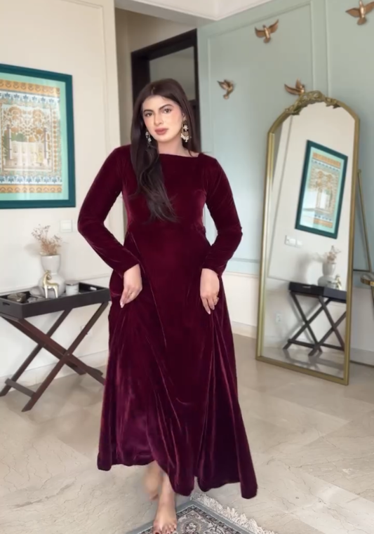 Luxurious Velvet Aura Winter Maxi Dress