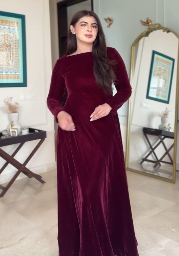 Luxurious Velvet Aura Winter Maxi Dress