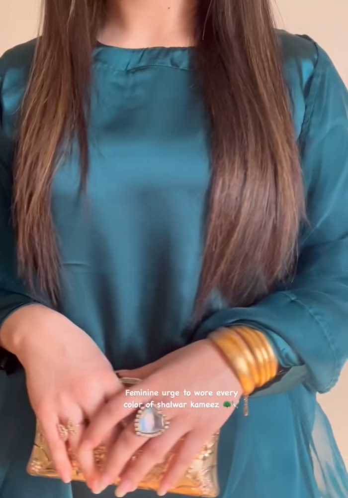 Nazakat-e-Teal Farshi Suit with Organza Dupatta